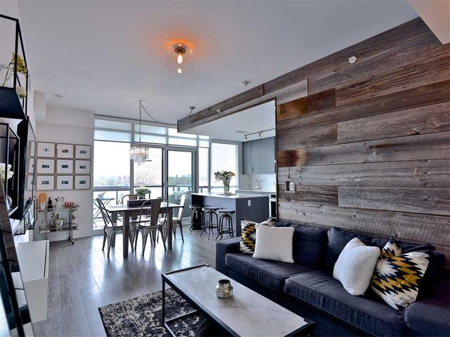 706 - 36 Howard Park Ave, Condo with 2 bedrooms, 2 bathrooms and 1 parking in Toronto ON | Image 2