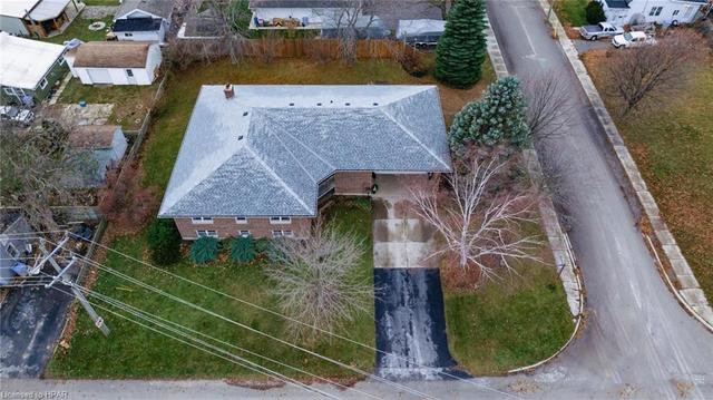 109 Albert Street N, House detached with 5 bedrooms, 2 bathrooms and null parking in Goderich ON | Image 43