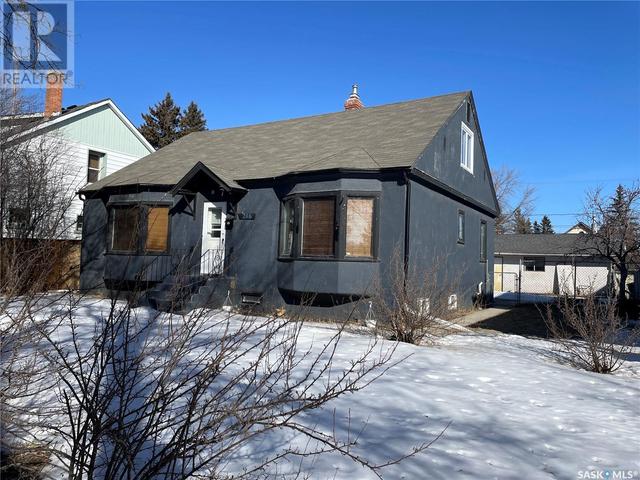 246 14th Street W, House detached with 5 bedrooms, 3 bathrooms and null parking in Prince Albert SK | Image 2