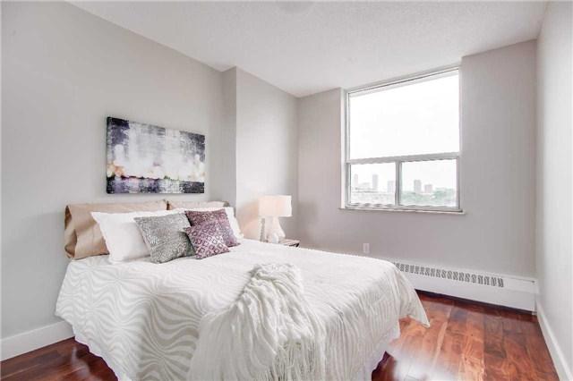 1012 - 45 Southport St, Condo with 2 bedrooms, 2 bathrooms and 1 parking in Toronto ON | Image 9