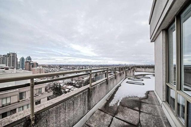 Uph 02 - 256 Doris Ave, Condo with 2 bedrooms, 2 bathrooms and 1 parking in Toronto ON | Image 18