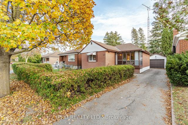 27 Madawaska Ave, House detached with 2 bedrooms, 2 bathrooms and 5 parking in Toronto ON | Image 1