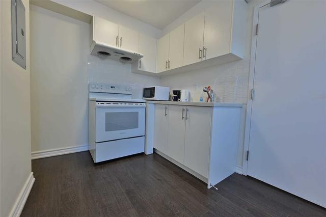 202 - 1348 Queen St E, House attached with 1 bedrooms, 1 bathrooms and 0 parking in Toronto ON | Image 3