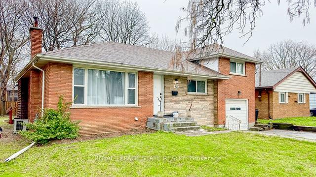 120 Stroud Rd, House detached with 4 bedrooms, 3 bathrooms and 5 parking in Hamilton ON | Image 1