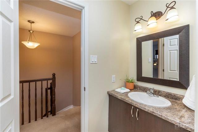 431 Dusk Private, Townhouse with 3 bedrooms, 2 bathrooms and 3 parking in Ottawa ON | Image 19