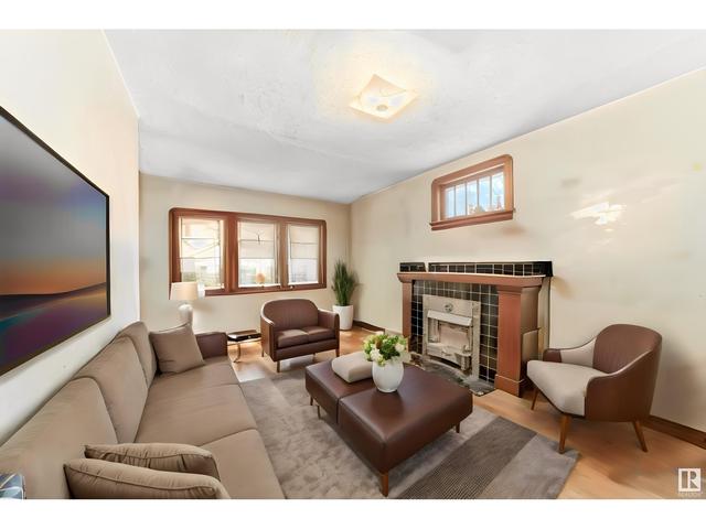 11919 123 St Nw, House detached with 2 bedrooms, 1 bathrooms and 2 parking in Edmonton AB | Image 3