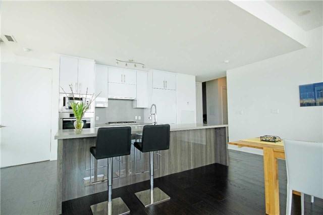 413 - 39 Queens Quay E, Condo with 2 bedrooms, 2 bathrooms and 1 parking in Toronto ON | Image 7