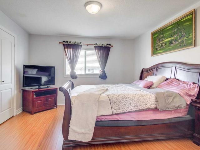 75 Calm Waters Cres, House semidetached with 3 bedrooms, 3 bathrooms and 3 parking in Brampton ON | Image 2