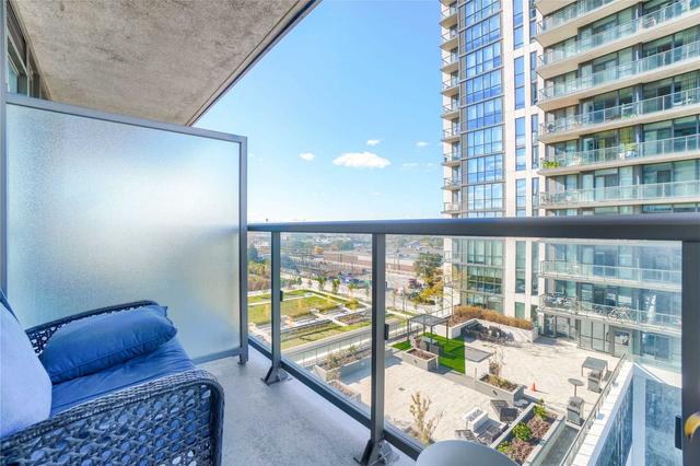 712 - 17 Zorra St, Condo with 1 bedrooms, 1 bathrooms and 1 parking in Toronto ON | Image 4