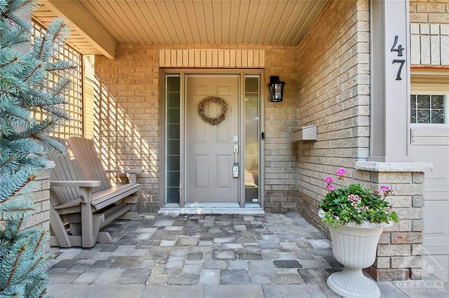 47 Noblesse Avenue, House detached with 4 bedrooms, 3 bathrooms and 6 parking in Ottawa ON | Image 2
