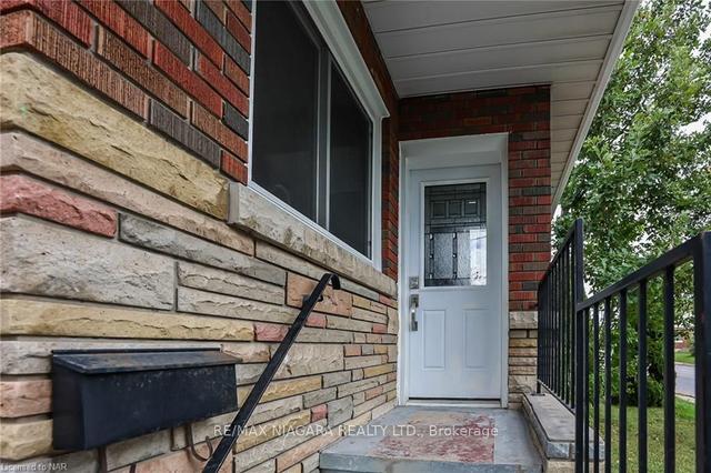 261 Vine St, House detached with 3 bedrooms, 2 bathrooms and 5 parking in St. Catharines ON | Image 23