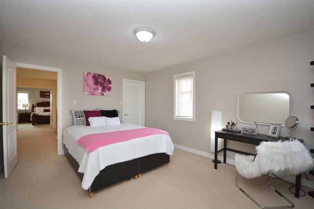 70 Tobermory Cres, House detached with 3 bedrooms, 4 bathrooms and 3 parking in Brampton ON | Image 14