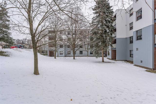 310 - 65 Silvercreek Pkwy N, Condo with 3 bedrooms, 2 bathrooms and 1 parking in Guelph ON | Image 27