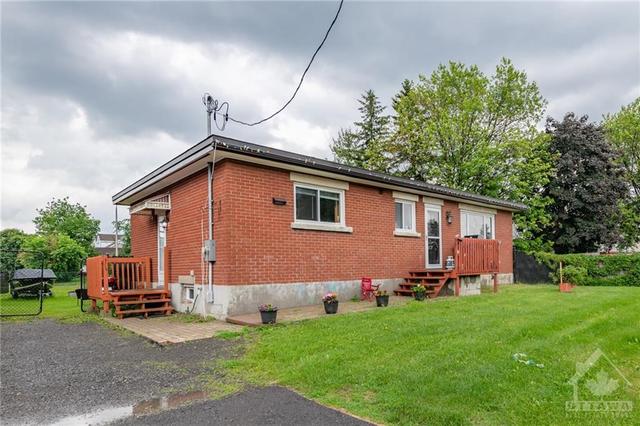 1935 Tenth Line Road, Home with 0 bedrooms, 0 bathrooms and 6 parking in Ottawa ON | Image 2