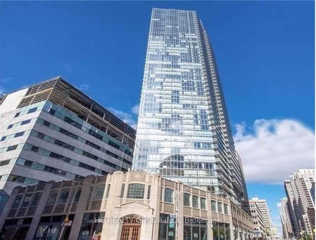 4004 - 832 Bay St, Condo with 1 bedrooms, 1 bathrooms and 0 parking in Toronto ON | Image 1