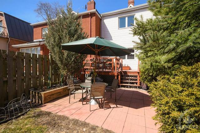 12 Fourth Avenue, Home with 4 bedrooms, 3 bathrooms and 2 parking in Ottawa ON | Image 30