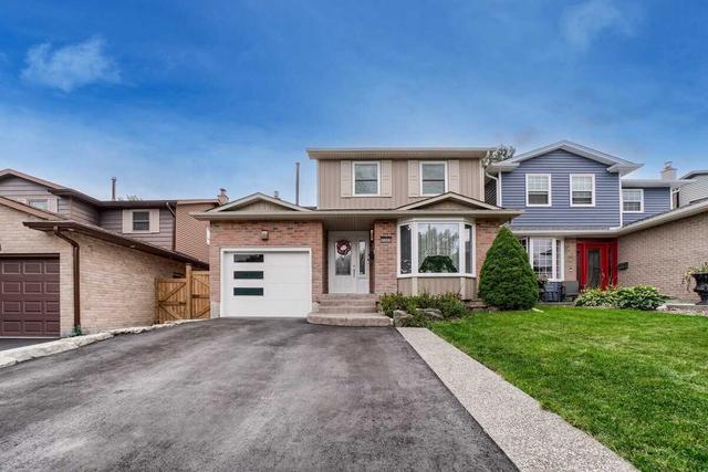 2262 Middlesmoor Cres, House attached with 3 bedrooms, 3 bathrooms and 3 parking in Burlington ON | Card Image