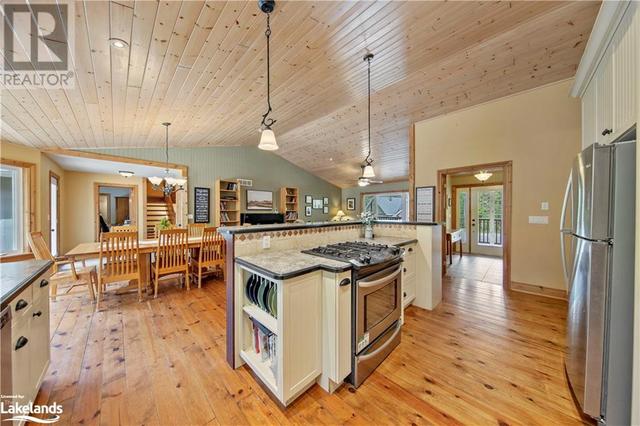 1140 Camel Lake Road, House detached with 6 bedrooms, 3 bathrooms and 22 parking in Muskoka Lakes ON | Image 26