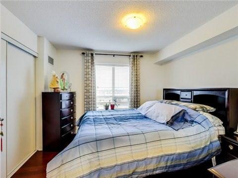 809 - 61 Heintzman St, Condo with 2 bedrooms, 2 bathrooms and 1 parking in Toronto ON | Image 6