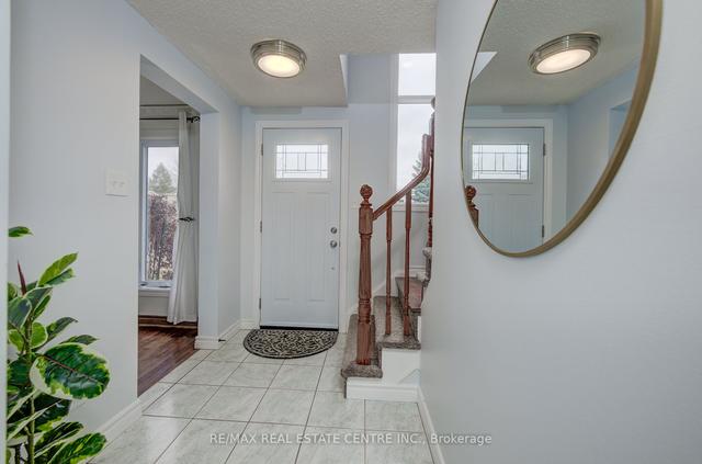 24 Dawn Cres, House detached with 3 bedrooms, 2 bathrooms and 3 parking in Cambridge ON | Image 31