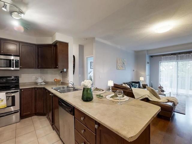 404 - 2 Maison Parc Crt, Condo with 2 bedrooms, 2 bathrooms and 2 parking in Vaughan ON | Image 5
