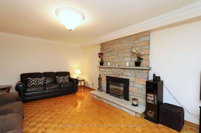 4229 Capilano Crt, House detached with 4 bedrooms, 3 bathrooms and 8 parking in Mississauga ON | Image 10