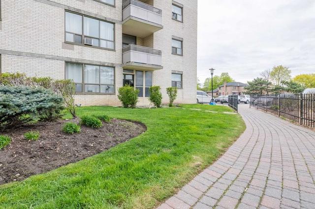 104 - 390 Dixon Rd, Condo with 2 bedrooms, 1 bathrooms and 2 parking in Toronto ON | Image 8