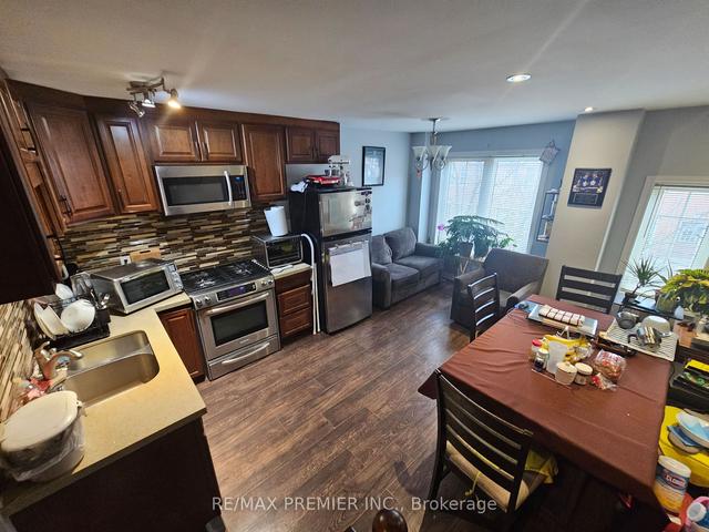 175 Rankin Cres, House semidetached with 4 bedrooms, 5 bathrooms and 1 parking in Toronto ON | Image 7