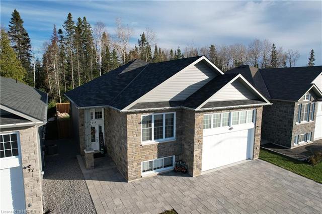 35 Trillium Drive, House detached with 4 bedrooms, 2 bathrooms and 8 parking in North Bay ON | Image 1