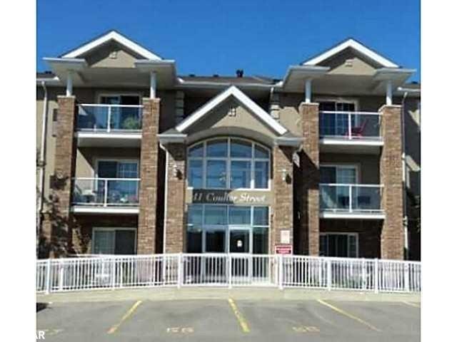 24 - 41 Coulter St, Condo with 2 bedrooms, 1 bathrooms and 1 parking in Barrie ON | Image 1