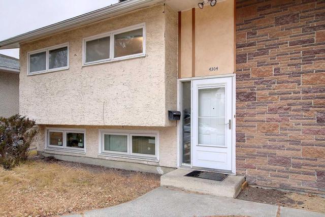 4304 Brentwood Green Nw, House detached with 1 bedrooms, 1 bathrooms and 4 parking in Calgary AB | Image 1