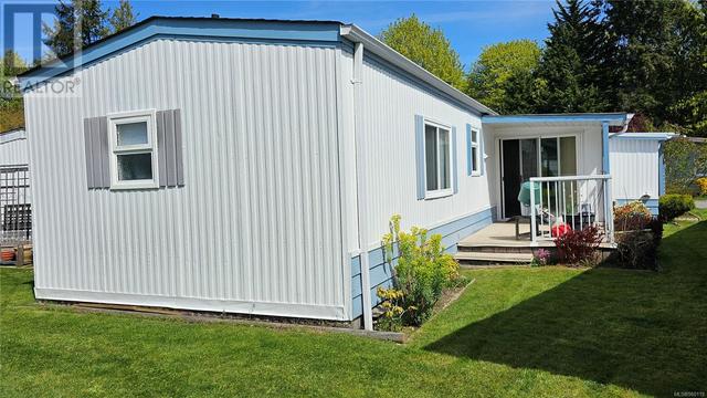 9420 Brookwood Dr, House other with 2 bedrooms, 2 bathrooms and 1 parking in Sidney BC | Image 3