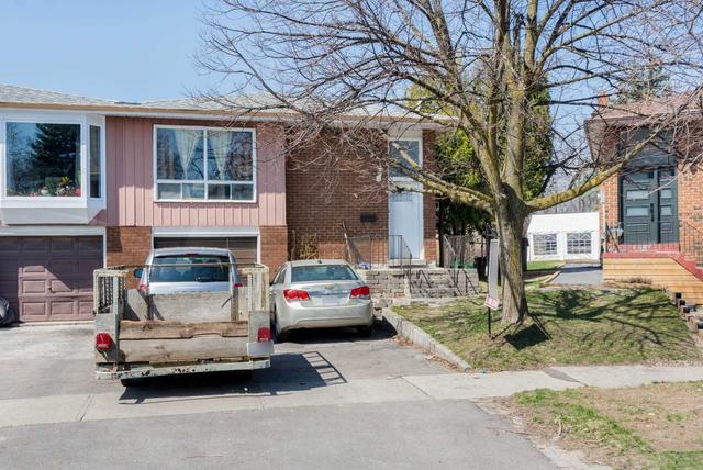 52 Roseville Dr, House semidetached with 3 bedrooms, 2 bathrooms and 3 parking in Brampton ON | Image 1