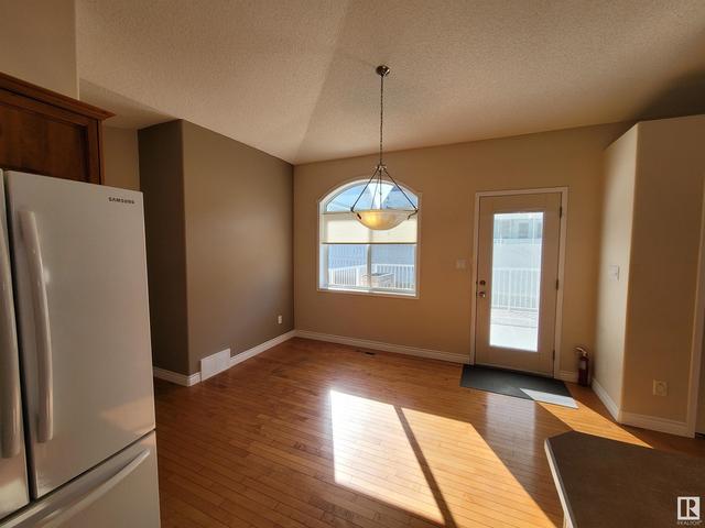 1 - 101 Jim Common Dr, House attached with 2 bedrooms, 2 bathrooms and 4 parking in Edmonton AB | Image 18