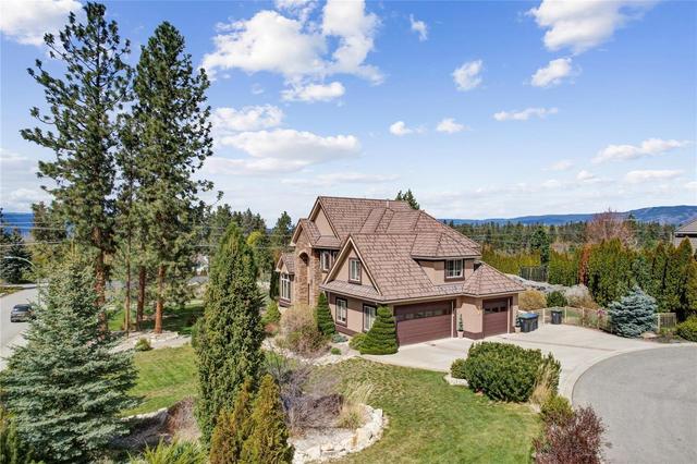 1652 Elridge Court, House detached with 6 bedrooms, 3 bathrooms and null parking in Kelowna BC | Image 1