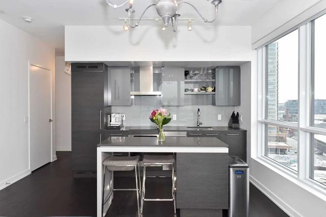 1036 - 1030 King St W, Condo with 2 bedrooms, 2 bathrooms and 1 parking in Toronto ON | Image 10