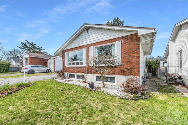 1212 Morrison Drive, House detached with 4 bedrooms, 2 bathrooms and 3 parking in Ottawa ON | Image 1