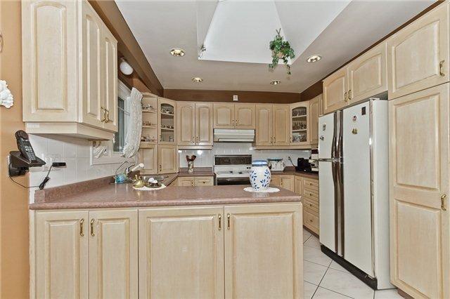 3565 Kilmanagh Rd, House detached with 3 bedrooms, 4 bathrooms and 4 parking in Mississauga ON | Image 8