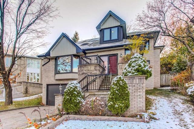 21 Equestrian Crt, House detached with 4 bedrooms, 4 bathrooms and 4 parking in Toronto ON | Image 1