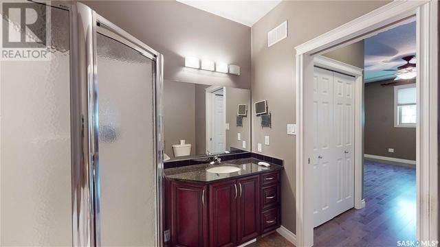 64 Stapleford Crescent, House semidetached with 3 bedrooms, 3 bathrooms and null parking in Regina SK | Image 24