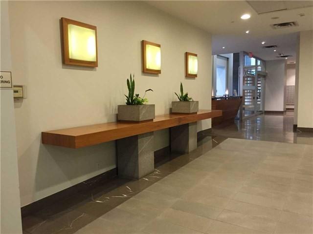 1002 - 397 Front St W, Condo with 2 bedrooms, 2 bathrooms and 1 parking in Toronto ON | Image 3
