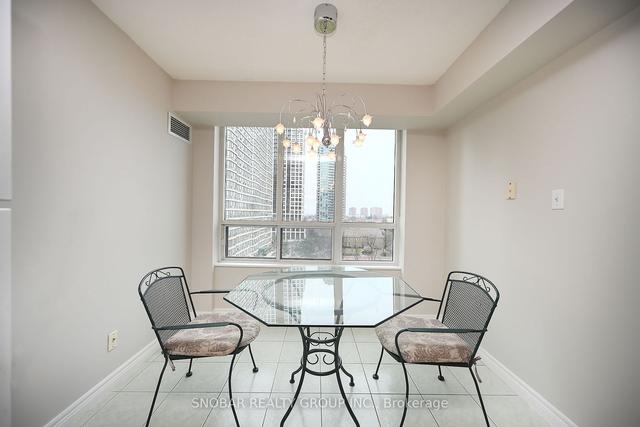 810 - 156 Enfield Pl, Condo with 2 bedrooms, 2 bathrooms and 2 parking in Mississauga ON | Image 10