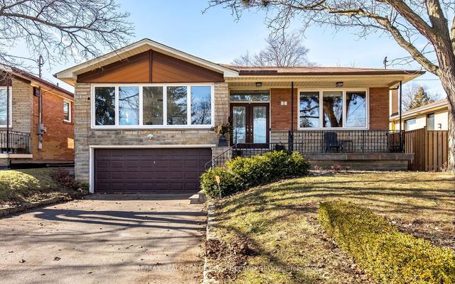 24 Cedar Springs Grve, House detached with 3 bedrooms, 3 bathrooms and 6 parking in Toronto ON | Image 1