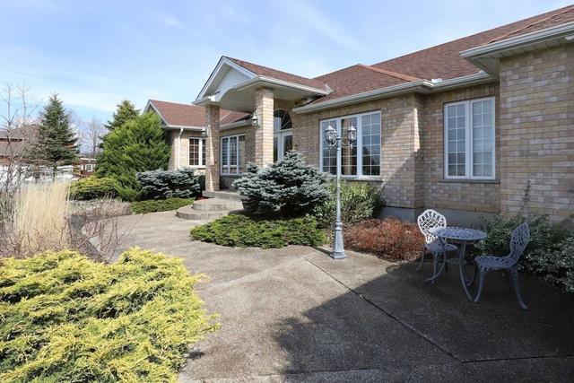 2250 Kean Hill Dr, House detached with 4 bedrooms, 3 bathrooms and 13 parking in Milton ON | Image 36
