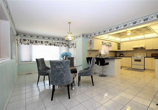 32 Lady Lynn Cres, House detached with 5 bedrooms, 5 bathrooms and 4 parking in Richmond Hill ON | Image 2