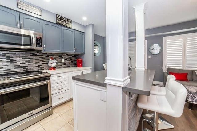 30 Connell Lane, Townhouse with 3 bedrooms, 3 bathrooms and 2 parking in Clarington ON | Image 3
