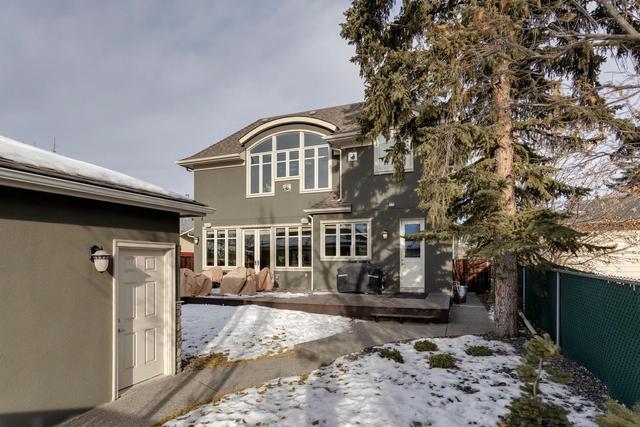 2615 12 Avenue Nw, House detached with 5 bedrooms, 4 bathrooms and 3 parking in Calgary AB | Image 49