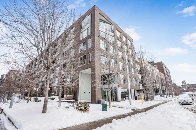 318 - 300 Lett Street, House attached with 2 bedrooms, 2 bathrooms and 1 parking in Ottawa ON | Image 1