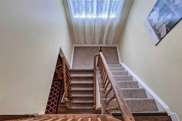 891 Glen St, House detached with 3 bedrooms, 4 bathrooms and 5 parking in Oshawa ON | Image 7
