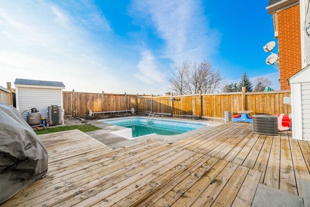 80 Bayberry Crt, House detached with 4 bedrooms, 3 bathrooms and 4 parking in Whitby ON | Image 32